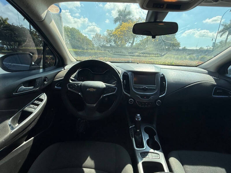 2017 Chevrolet Cruze LT Auto