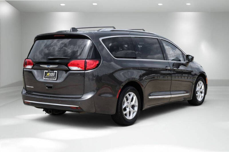 2018 Chrysler Pacifica Touring L Plus