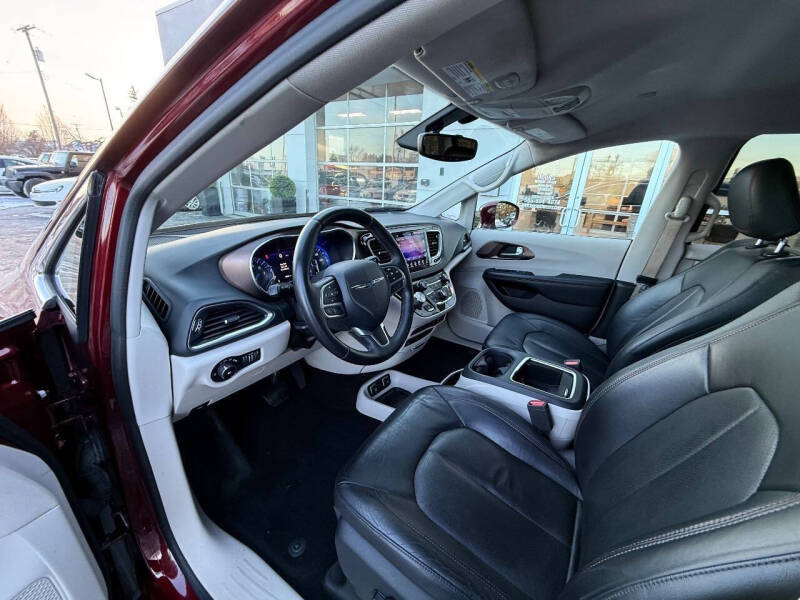 2017 Chrysler Pacifica Touring-L Plus