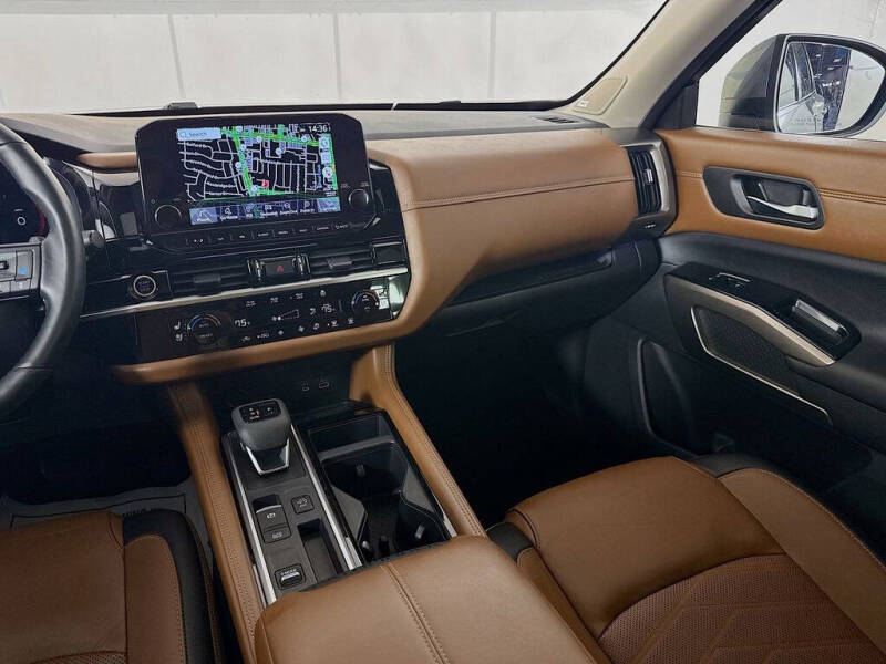 2024 Nissan Pathfinder Platinum