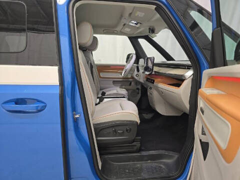 2025 Volkswagen ID. Buzz Pro S Plus 4Motion