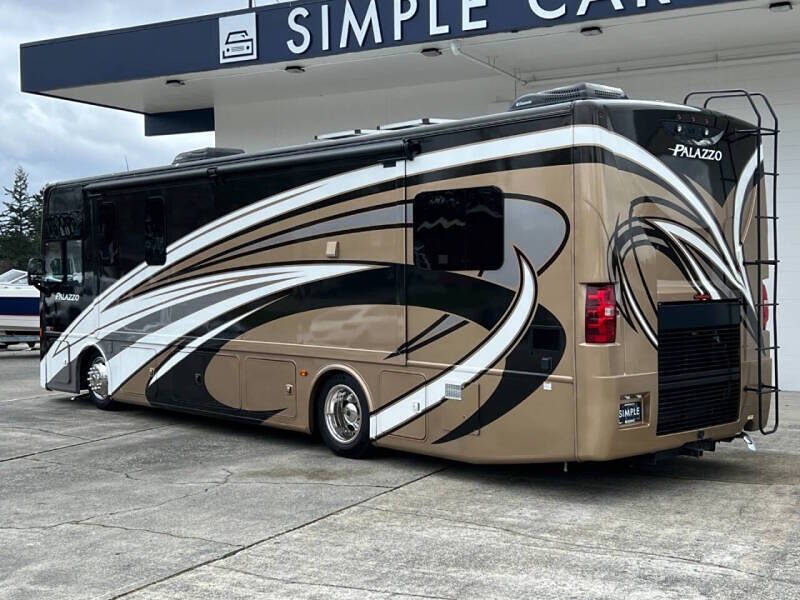 2016 Thor Motor Coach Palazzo for sale at Simple Car Company in Oak Harbor, WA