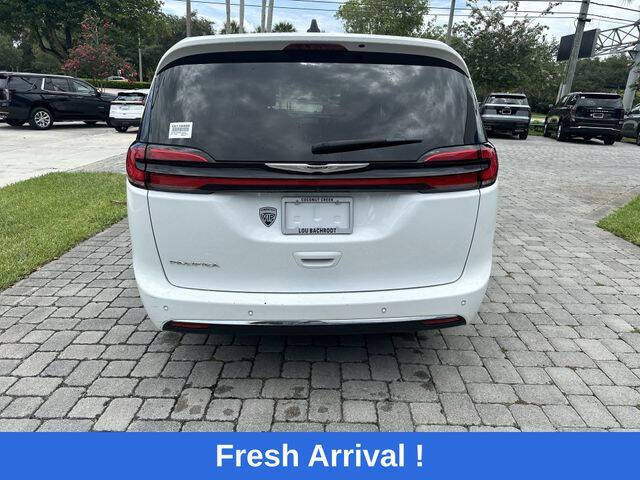 2024 Chrysler Pacifica Touring