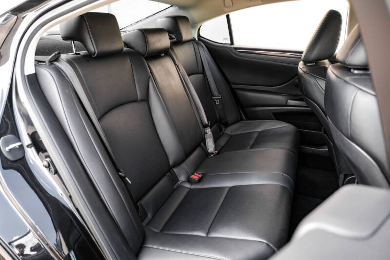 2020 Lexus ES 300h