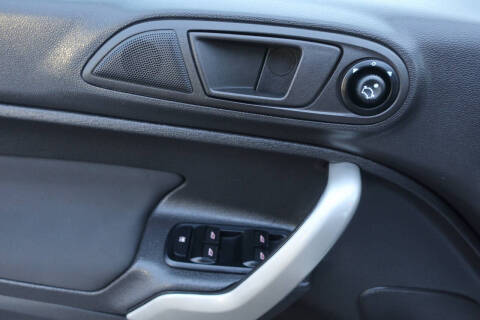 2011 Ford Fiesta SES