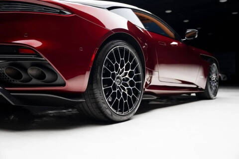 2023 Aston Martin DBS