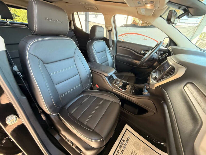 2022 GMC Acadia Denali