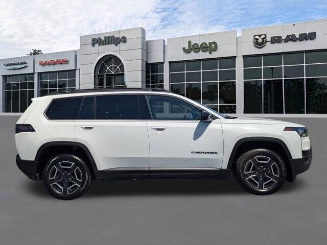 2026 Jeep Cherokee Laredo