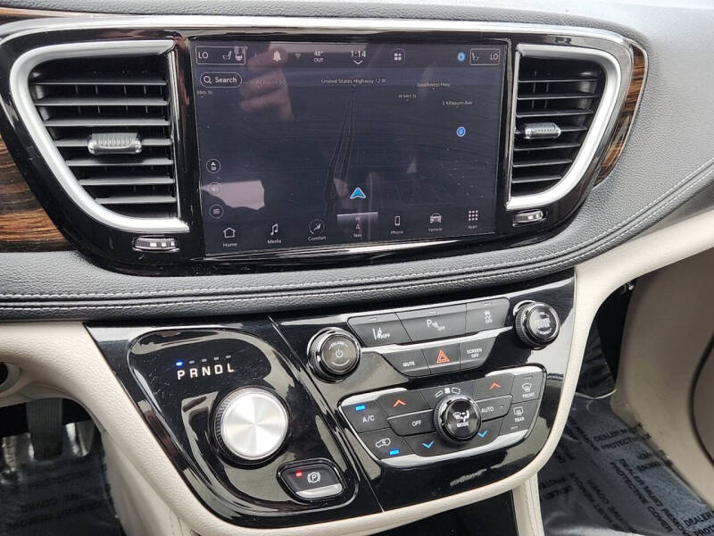 2023 Chrysler Pacifica Plug-In Hybrid Limited