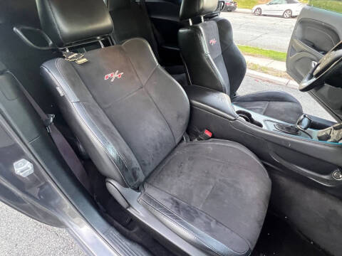 2016 Dodge Challenger 392 HEMI Scat Pack Shaker