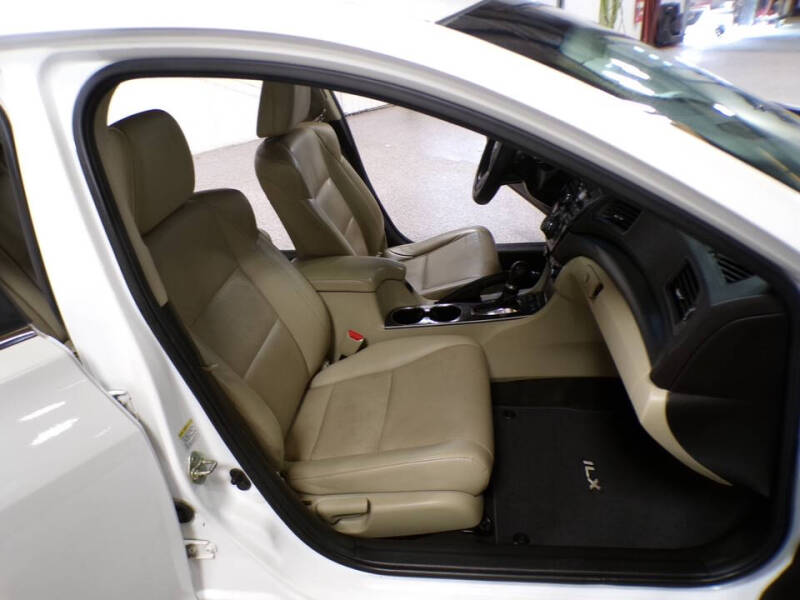 2014 Acura ILX 2.0L w/Tech
