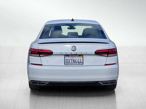 2021 Volkswagen Passat R-Line