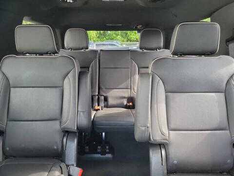 2023 GMC Yukon SLT