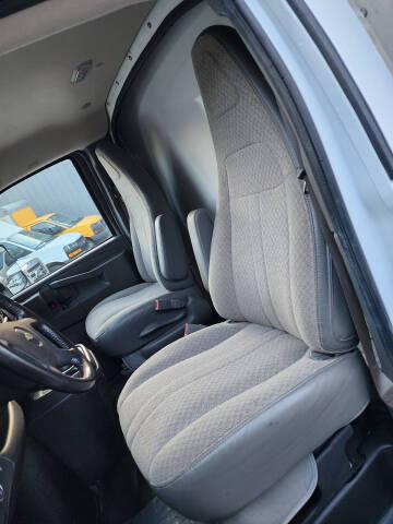 2023 Chevrolet Express 3500