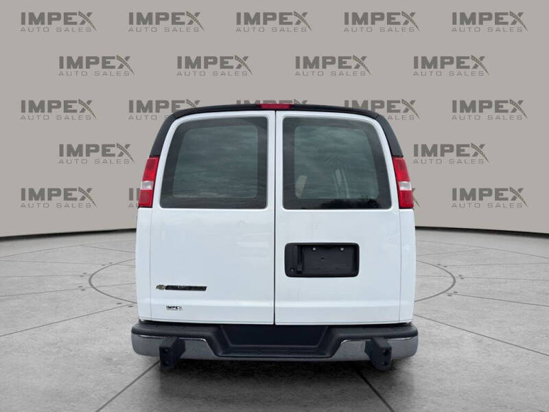 2024 Chevrolet Express 2500