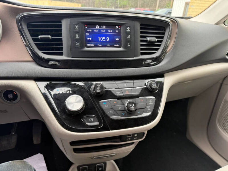 2017 Chrysler Pacifica Touring