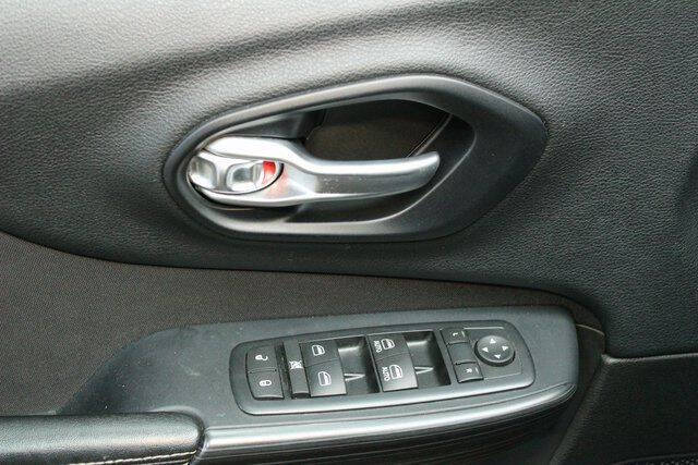 2016 Jeep Cherokee Latitude Altitude