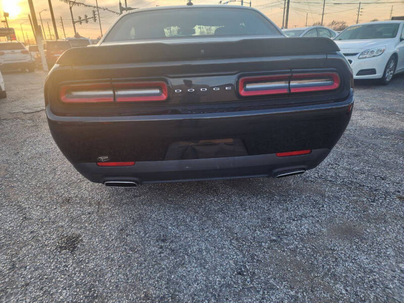 2022 Dodge Challenger SXT