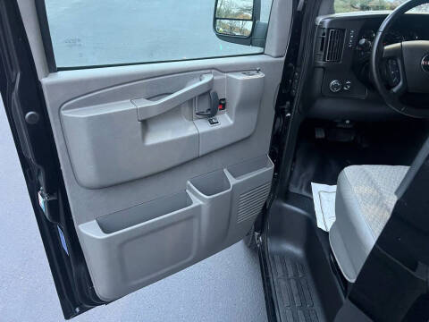 2023 GMC Savana 2500