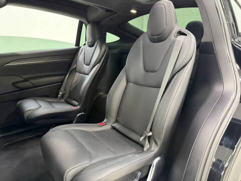 2023 Tesla Model X Standard Range