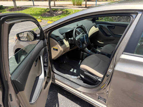 2014 Hyundai Elantra SE