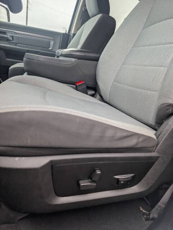 2022 RAM 1500 Classic SLT