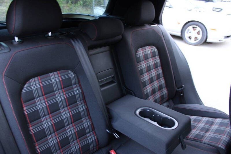 2017 Volkswagen Golf GTI Sport