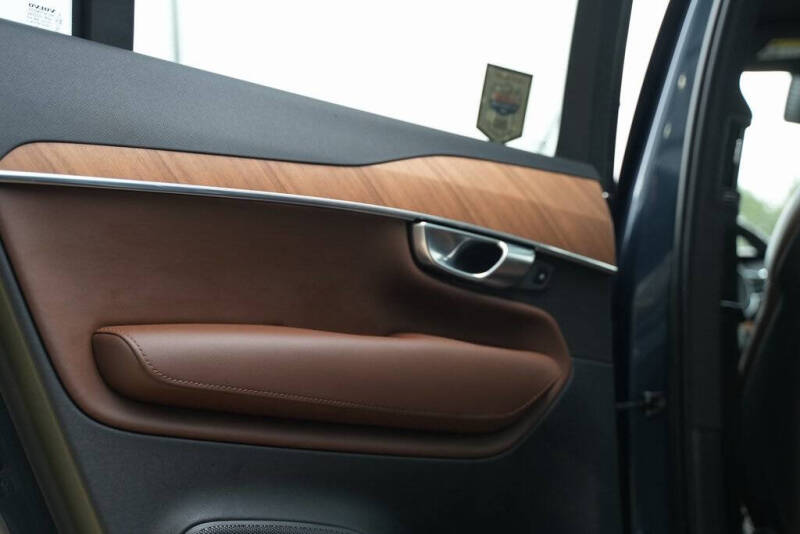 2023 Volvo XC90 B6 Plus Bright Theme 7P