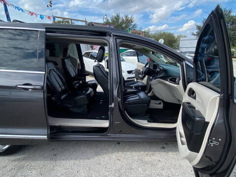 2017 Chrysler Pacifica Touring Plus