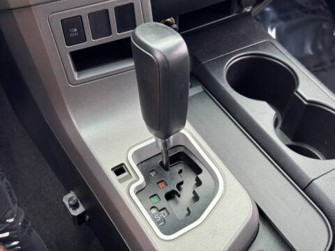 2016 Toyota Sequoia SR5