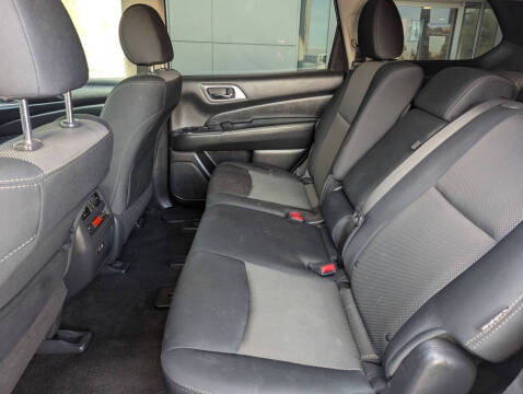 2020 Nissan Pathfinder SV