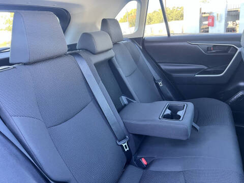 2019 Toyota RAV4 Hybrid LE