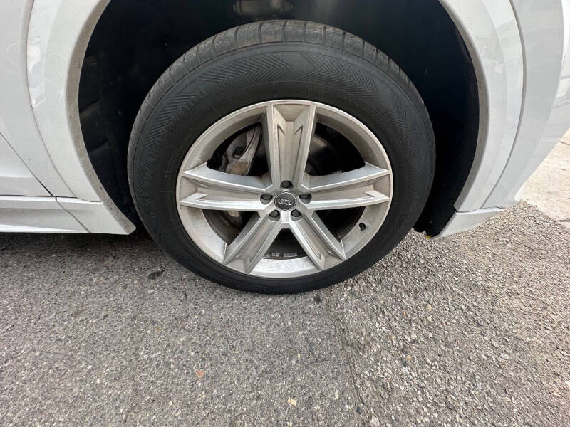 2019 Audi Q8 quattro Premium 55 TFSI