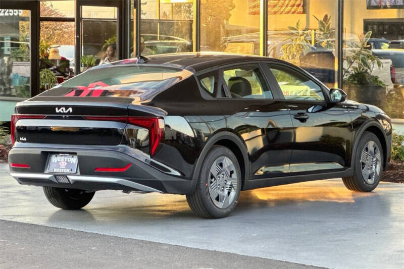 2025 Kia K4 LX