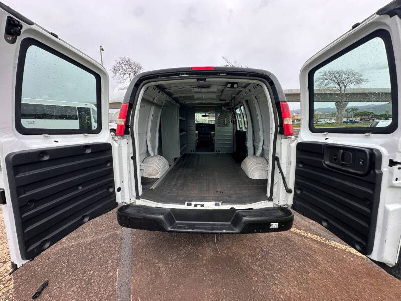 2012 Chevrolet Express Cargo Work Van - Photo 20