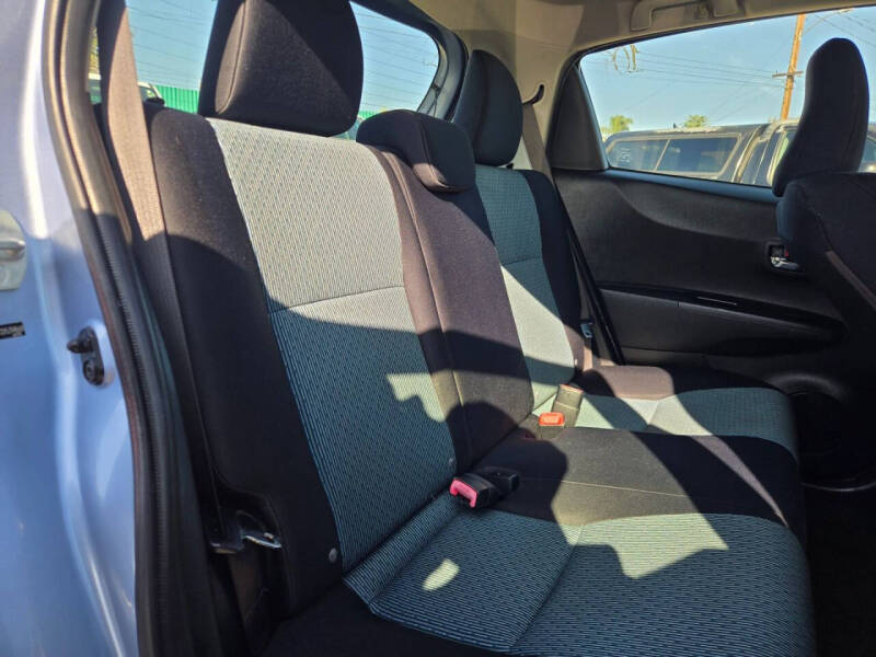 2012 Toyota Yaris 5-Door SE