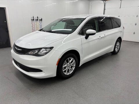 2023 Chrysler Voyager LX