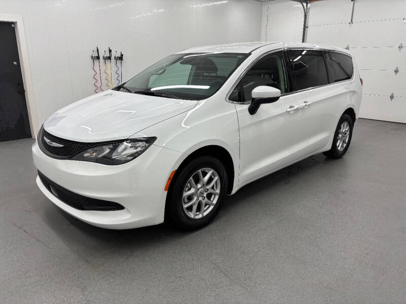 2023 Chrysler Voyager LX