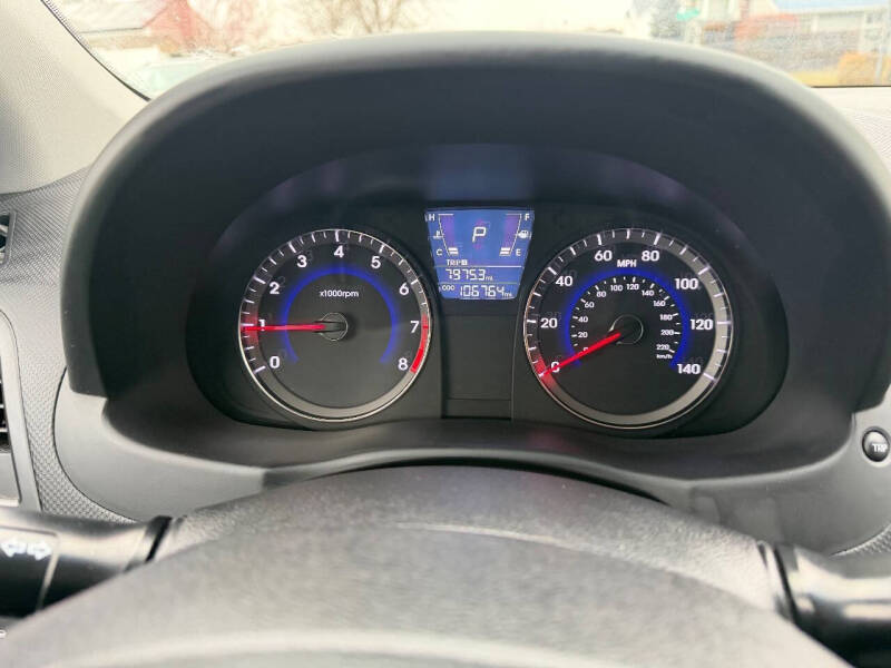 2012 Hyundai Accent GS