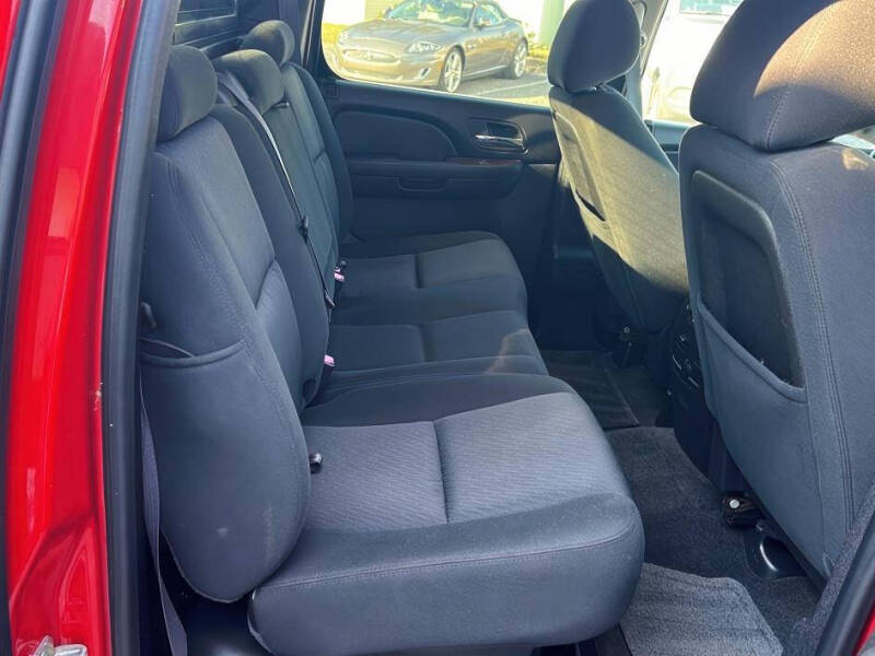 2011 Chevrolet Avalanche LS