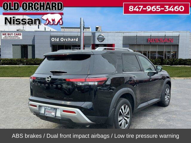 2022 Nissan Pathfinder SL