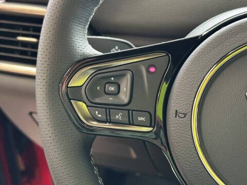 2025 VinFast VF8 Plus