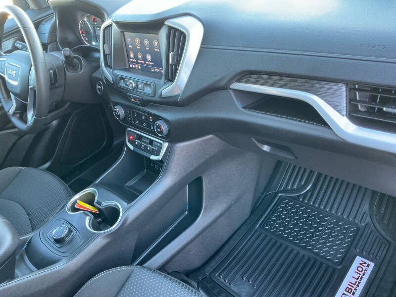 2024 GMC Terrain SLE