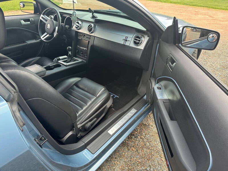 2005 Ford Mustang GT Premium