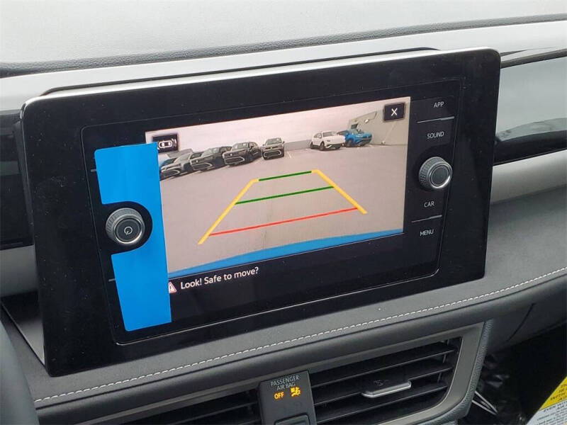 2025 Volkswagen Taos SE Black 4Motion