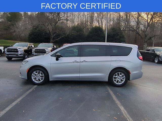 2024 Chrysler Pacifica Touring L