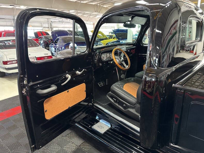 1949 Ford F-3