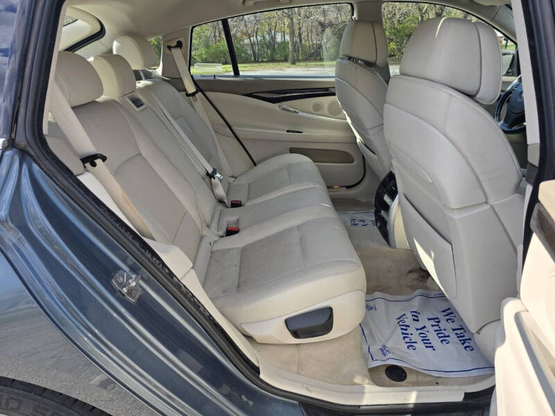 2011 BMW 5 Series 550i xDrive Gran Turismo