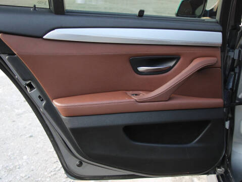 2011 BMW 5 Series 550i xDrive