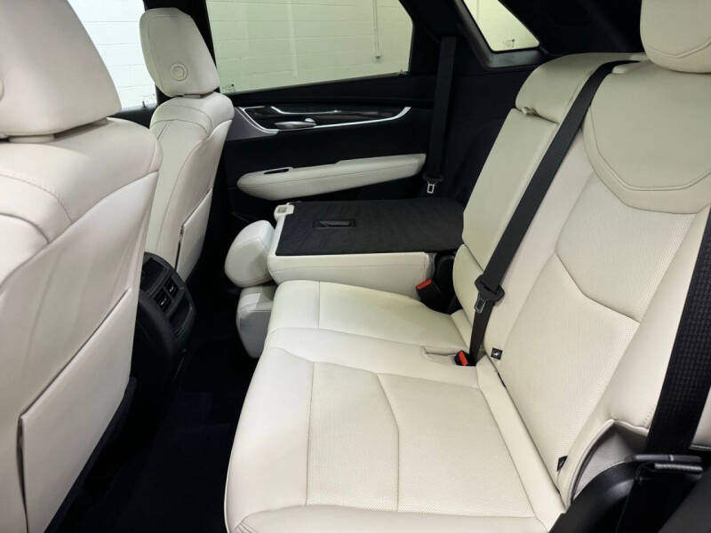 2025 Cadillac XT5 Sport